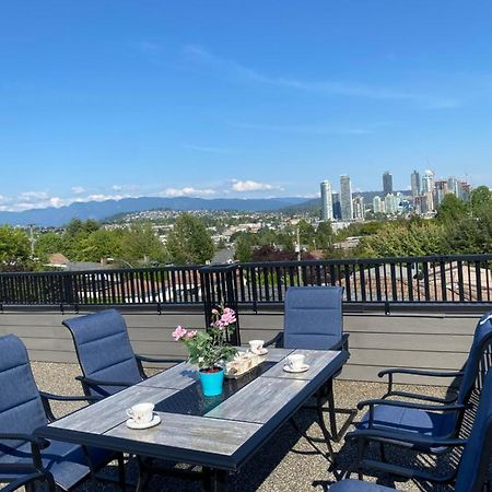 Bed and Breakfast Six Minutes To Rupert Station Vancouver Esterno foto