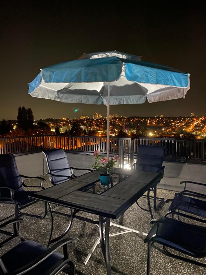 Bed and Breakfast Six Minutes To Rupert Station Vancouver Esterno foto