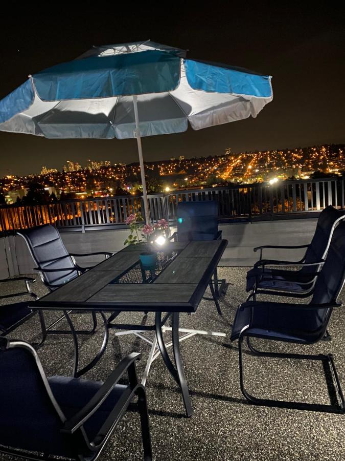 Bed and Breakfast Six Minutes To Rupert Station Vancouver Esterno foto